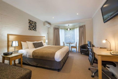 COMFORT INN COACH AND BUSHMANS - Accommodation Noosa 1