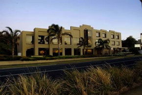Brighton Savoy - Accommodation Noosa 4