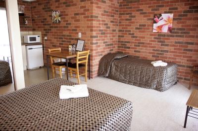 Frankston Motel - Accommodation Noosa 2
