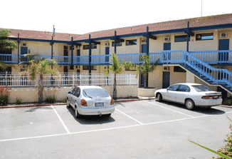Lakes Central Hotel - Accommodation Noosa