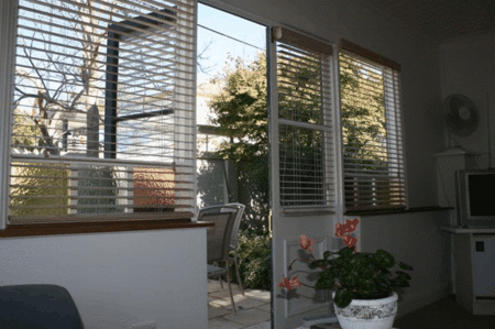 Quinton House - Accommodation Noosa 2