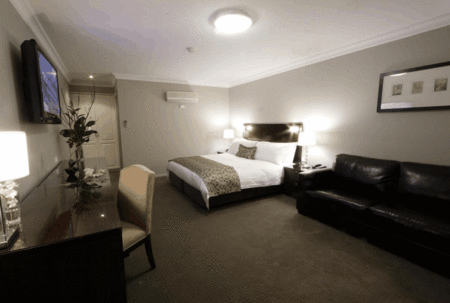 Carlyle Suites & Apartments - Accommodation Noosa 2