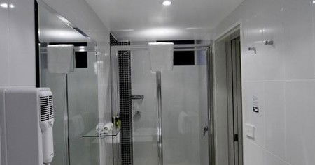 Townhouse Hotel - Accommodation Noosa 3