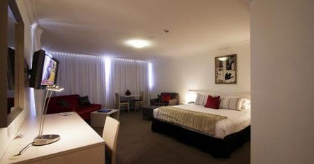 Townhouse Hotel - Accommodation Noosa 4