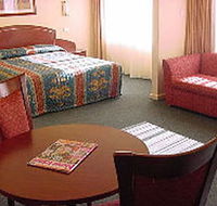 Embassy Motel - Accommodation Noosa