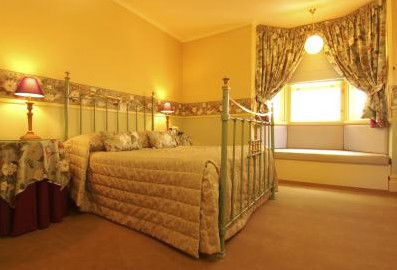 The Russell Hotel - Accommodation Noosa 0