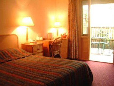 Mclaren Hotel - Accommodation Noosa 4