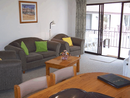 Peninsular Apartments - Accommodation Noosa 2