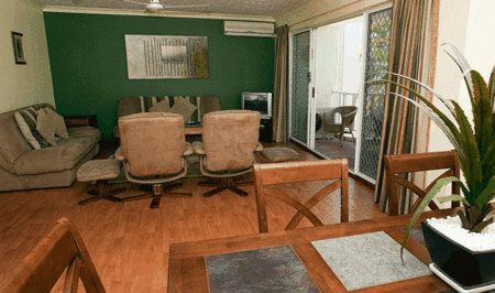 Surfers Tradewinds - Accommodation Noosa 2