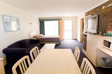 Comfort Inn Big Windmill - Accommodation Noosa 1