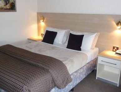 Hamiltons Townhouse Motel - Accommodation Noosa 0