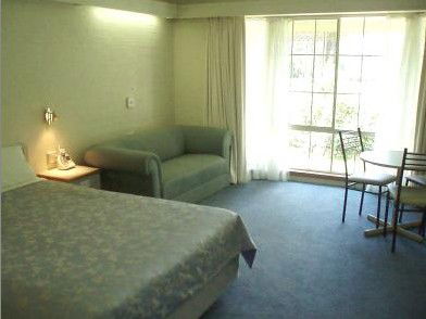 Hamiltons Townhouse Motel - Accommodation Noosa 4