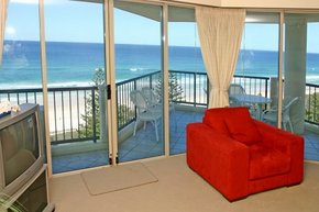 AA Oceana On Broadbeach - Accommodation Noosa 5