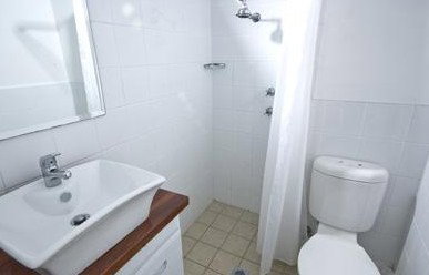 City Crown Lodge - Accommodation Noosa 4