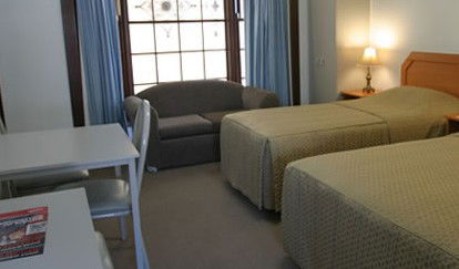 Colonial Lodge Motor Inn - Accommodation Noosa 1