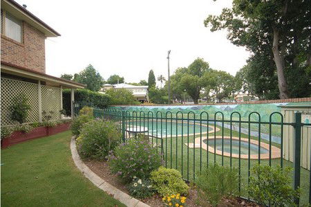 Country Gardens Motor Inn - Accommodation Noosa 5