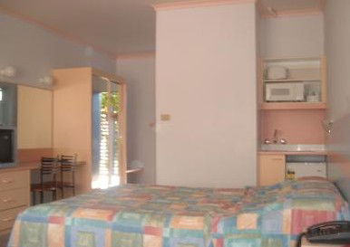 Golden Sands Motor Inn - Accommodation Noosa 3