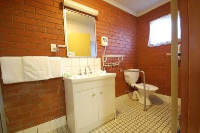 Junction Motor Inn - Accommodation Noosa 3