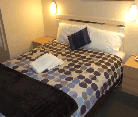 Lilac City Motor Inn & Streakhouse - Accommodation Noosa 2