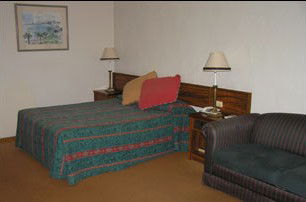 Seaton Arms Motor Inn - Accommodation Noosa 0