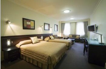 Hyde Park Inn - Accommodation Noosa 0