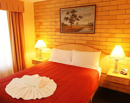 Cotswold Motor Inn - Accommodation Noosa 2