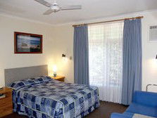 Flying Spur Motel - Accommodation Noosa 1
