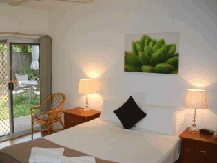 Cairns Reef Apartments And Motel - Accommodation Noosa 2