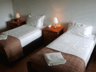 Cairns Reef Apartments And Motel - Accommodation Noosa 3