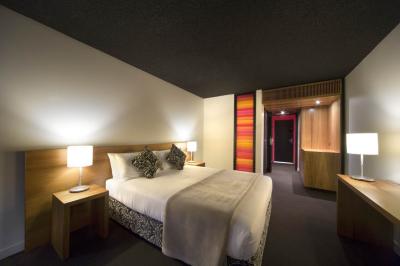 Jasper Hotel - Accommodation Noosa 2