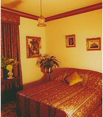 Tally Ho Lodge - Accommodation Noosa 0