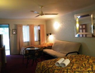 Beerwah Glasshouse Mountains Motel - Accommodation Noosa 1