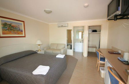 Chinchilla Palms Motor Inn - Accommodation Noosa 1