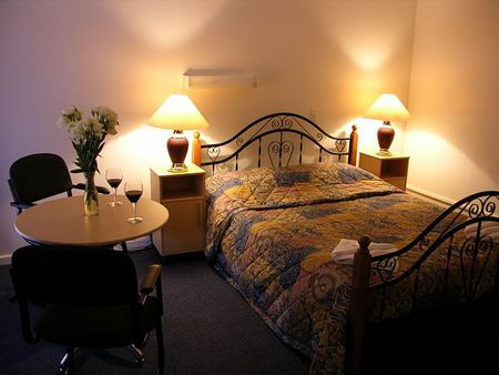 Top Drop Motel - Accommodation Noosa 2