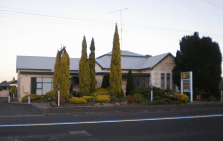 Le Cavalier Court Motel - Accommodation Noosa 1