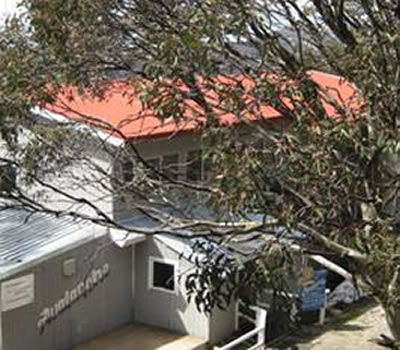 Avalanche Ski Lodge - Accommodation Noosa 1