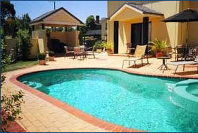 Hopkins House Motel & Apartments - Accommodation Noosa 0