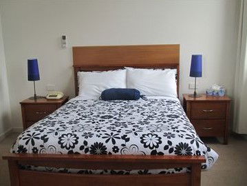 The Plough Hotel - Accommodation Noosa 3