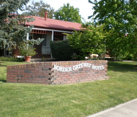 Golden Chain Border Gateway Motel - Accommodation Noosa 1