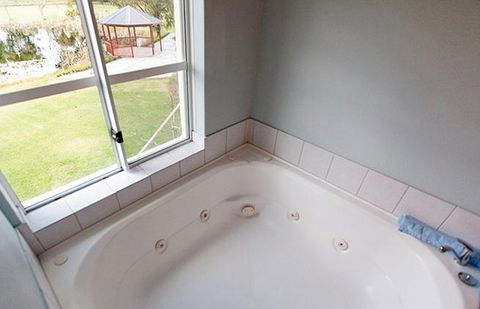 Peel Manor House - Accommodation Noosa 2