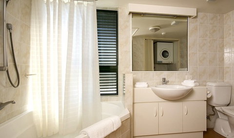 Tropic Towers Apartments - Accommodation Noosa 1