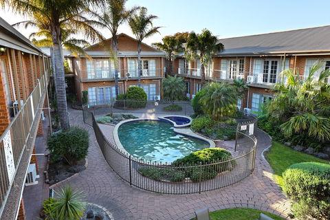 Quality Hotel Melbourne Airport - Accommodation Noosa 0