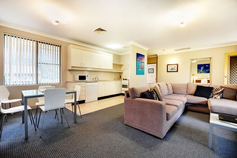 Absolute Beachfront Smugglers On The Beach - Accommodation Noosa 5