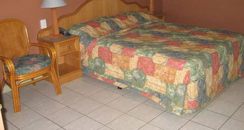 Paraway Motel - Accommodation Noosa 0
