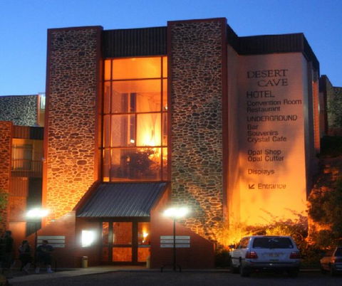Desert Cave Hotel - Accommodation Noosa 1