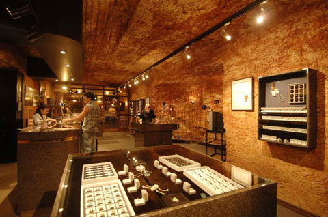 Desert Cave Hotel - Accommodation Noosa 6
