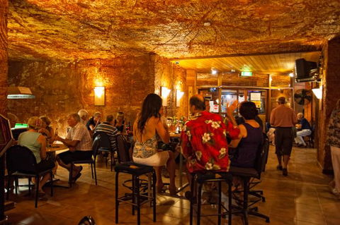 Desert Cave Hotel - Accommodation Noosa 7