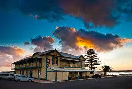 Arno Bay Hotel - Accommodation Noosa 0