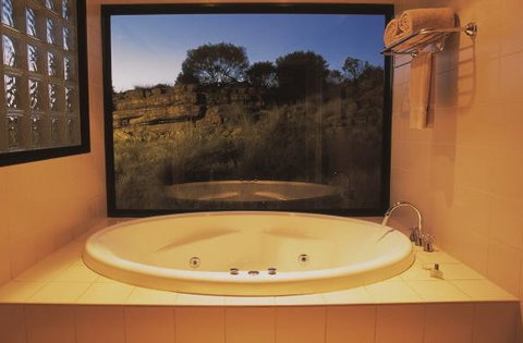 Kings Canyon Resort - Accommodation Noosa 3