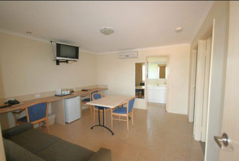 Chinchilla Palms Motor Inn - Accommodation Noosa 3